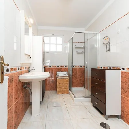 Private Large Bungalow 100m Apartment