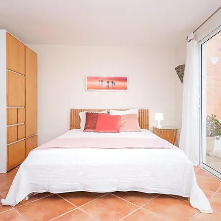 Apartment 'bloom' Peaceful Beachside Bungalow *