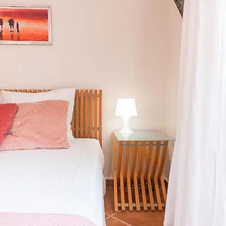 'bloom' Peaceful Beachside Bungalow