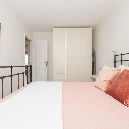 'bloom' Peaceful Beachside Bungalow Apartment *