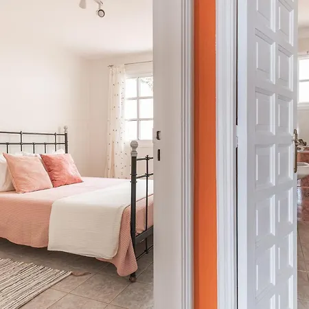 'bloom' Peaceful Beachside Bungalow * 푸에르토 드 라 크루즈