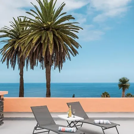 'bloom' Peaceful Beachside Bungalow 푸에르토 드 라 크루즈